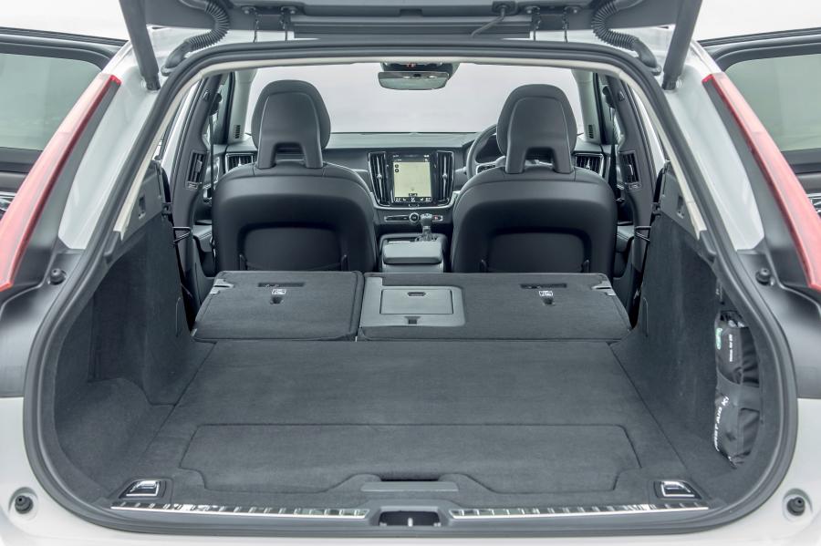 Багажник Volvo V90 D4 Cross Country 2017 года  (UK) (фото 5 из 40)